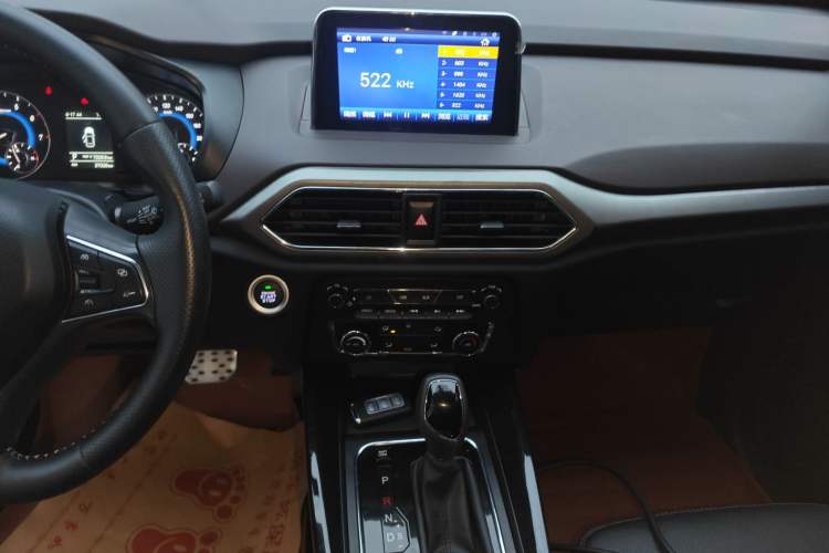 Used Dongfeng Fengon S560 2018 1.8L CVT Smart Connect 7-Seater
