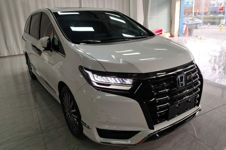 Used Honda Elysion 2022 2.0L eHEV Luxury First Edition
