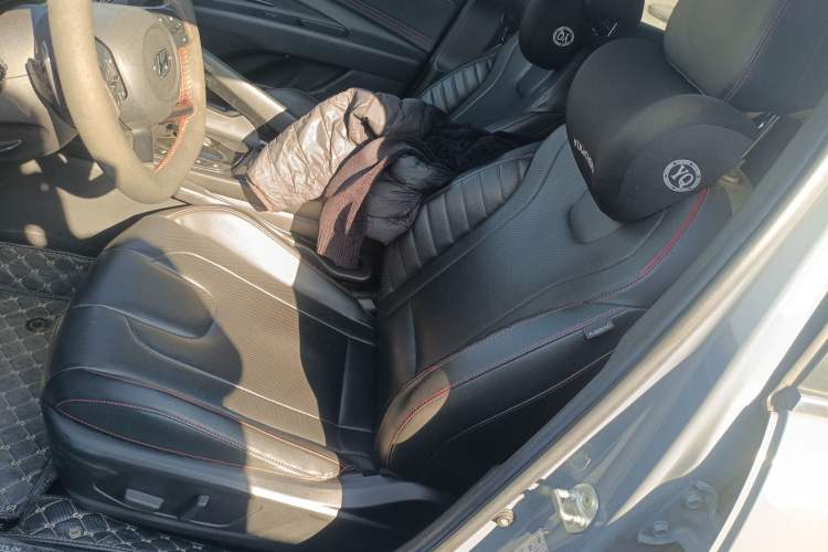 Used Hyundai Elantra 2021 240TGDi DCT LUX Prestige Edition
