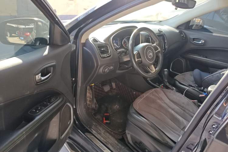 Used  Compass 2017 200T Automatic Prestige Edition
