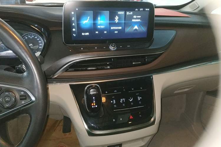 Used Buick GL8 2021 Land Cruiser Executive Class 652T Luxury Model