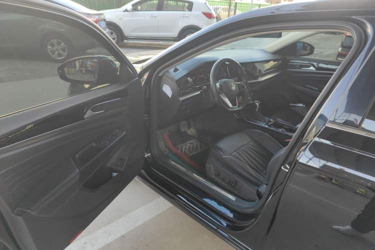 Used Volkswagen Passat 2023 330TSI Luxury Edition