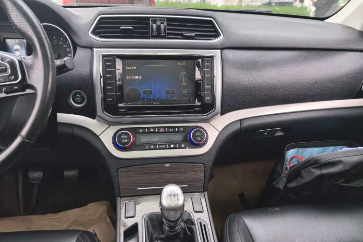 Used Haval H6 Coupe 2016 Blue Label 1.5T Manual Two-Wheel Drive Urban Model
