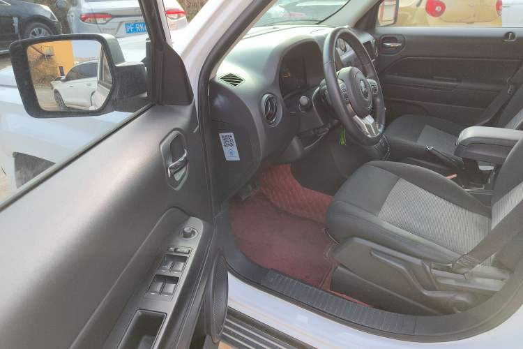 Used  Patriot 2014 2.0L Sport Enhanced Edition