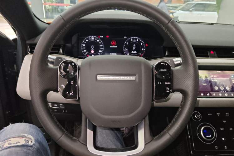 Used Land Rover Range Rover Evoque 2020 249 PS R-DYNAMIC S Black Edition Sport Version
