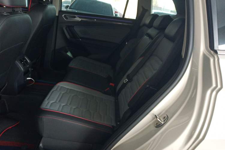 Used Volkswagen Tiguan L 2023 330TSI Automatic Two-Wheel Drive R-Line Flagship Edition
