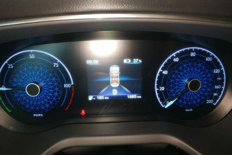 Used Hongqi E-QM5 2022 431 km Charge & Enjoy Edition
