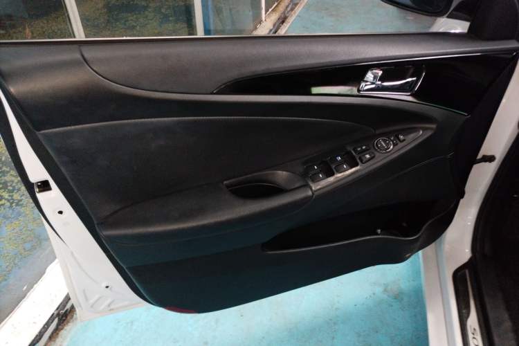 Used Hyundai Sonata 2014 2.0L Automatic Luxury Edition
