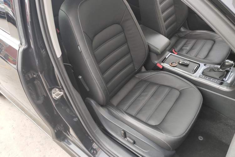 Used Volkswagen Passat 2017 330TSI DSG Luxury Edition
