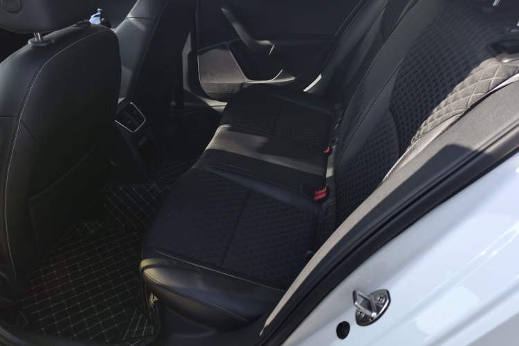 Used Skoda Octavia 2019 1.5L Automatic Smart Drive Luxury Edition China VI Standard