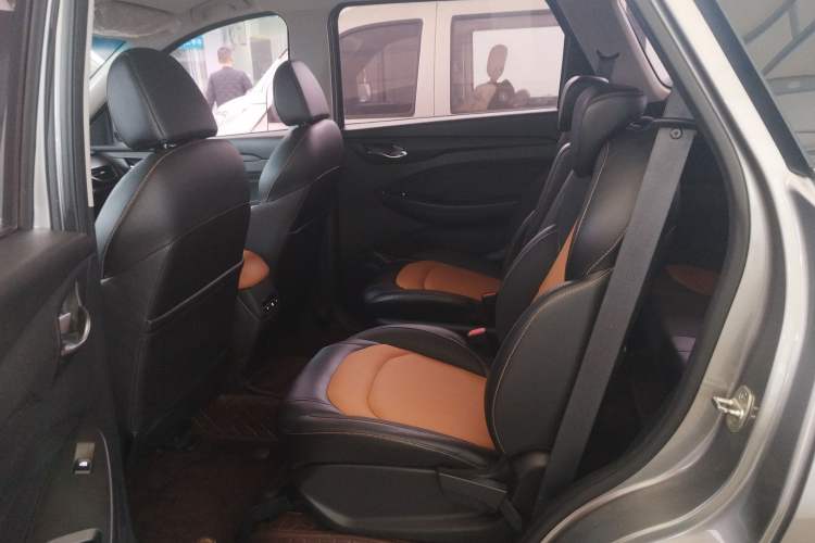 Used Wuling Hongguang S3 2018 1.5L Manual Comfort Model China V Standard