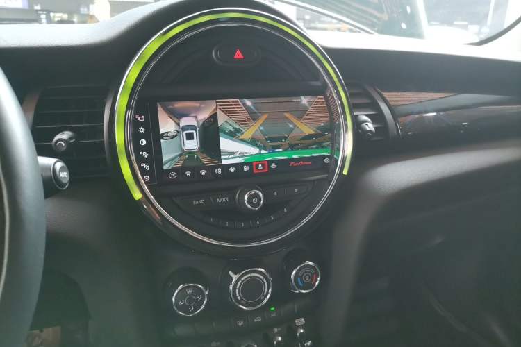 Used  MINI 2021 1.5T COOPER Classic Edition Five-Door Version
