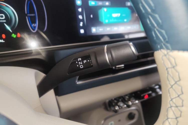 Used ORA Good Cat 2023 401 km Standard Range Luxury Version Lithium Iron Phosphate