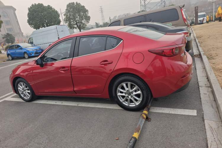 Used Mazda Mazda 3 Axela 2016 Sedan 1.5L Automatic Luxury Model