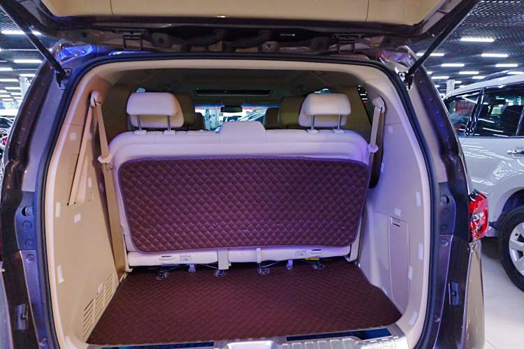 Used Buick GL8 2023 Facelifted Land Cruiser Executive Luxury Version
