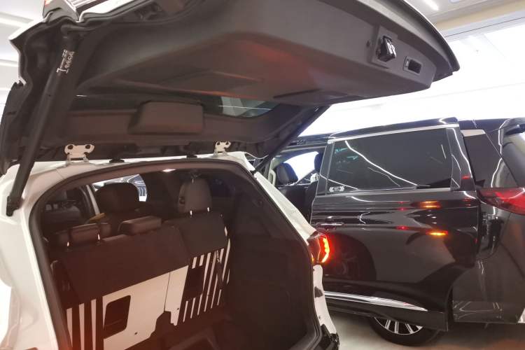 Used Toyota Sienna 2024 2.5L Hybrid Four-Wheel Drive Prestige Edition