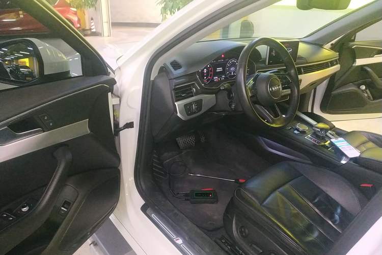 Used Audi A4L 2019 40 TFSI Fashion Edition China VI Emission Standard
