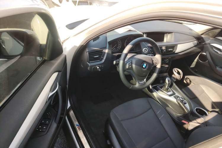 Used BMW X1 2014 sDrive18i Leading Model
