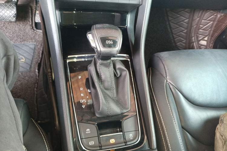 Used Skoda Kodiaq 2019 Facelifted TSI330 7-Seater Two-Wheel-Drive Luxury Enjoyment Edition China VI Standard
