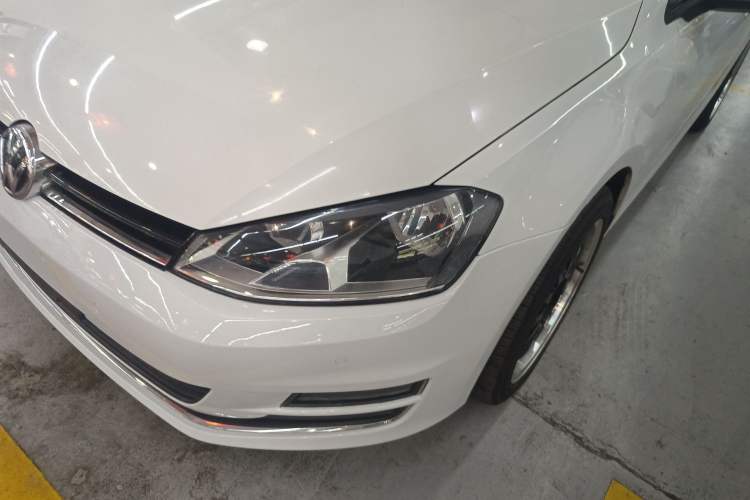 Used Volkswagen Golf 2017 1.6L Automatic Comfort Million-Vehicle Anniversary Edition
