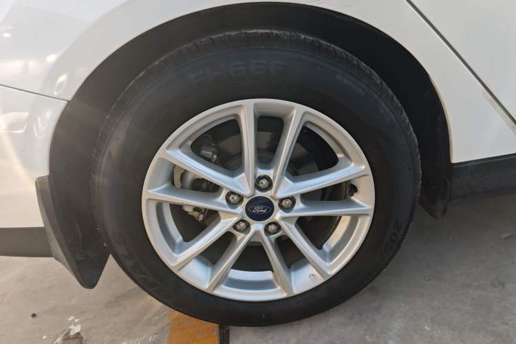 Used Ford Focus 2015 Sedan 1.6L Automatic Trend Model