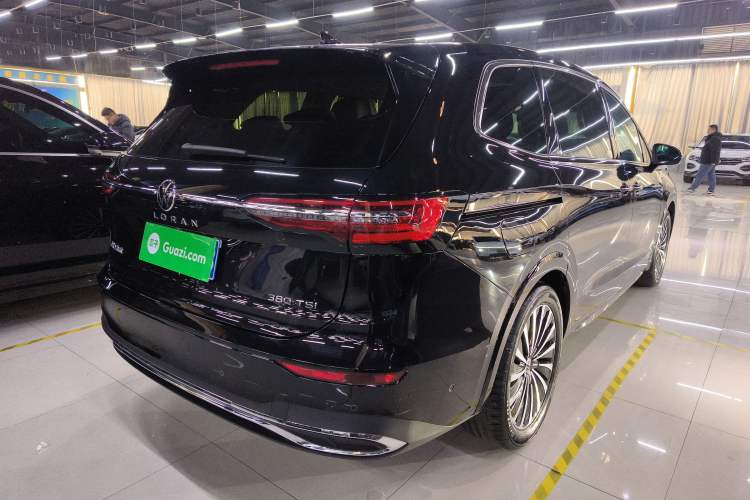 Used Volkswagen Viloran 2024 380TSI Premium Edition
