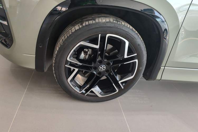 Used Volkswagen Tayron 2025 Tiguan L 380TSI 4Motion Luxury