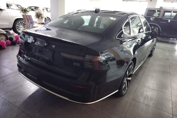 Used Volvo S90 2026 B5 Zhiyi Luxury Edition
