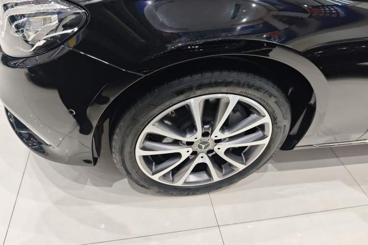 Used Mercedes-Benz E-Class 2019 E 300 L Stylish Model
