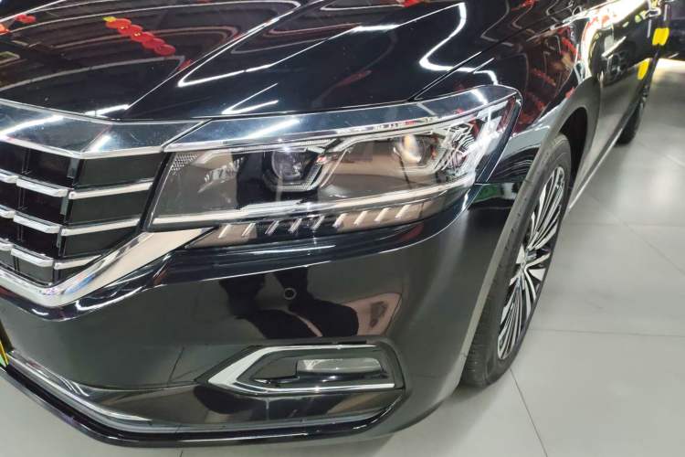 Used Volkswagen Passat 2019 330TSI Luxury Edition China VI Standard
