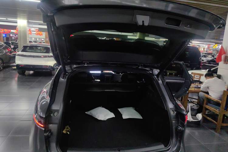 Used VOYAH FREE 2025 318 318 km Rear-Drive Touring Edition
