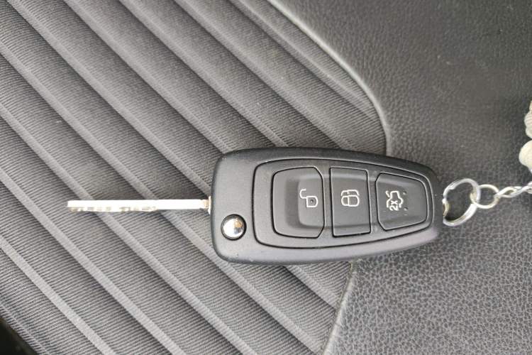 Used Ford Focus 2017 Hatchback 1.6L Automatic Fashion Edition Smart Drive Version
