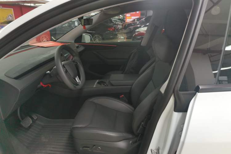 Used Tesla Model Y 2025 Rear-Wheel Drive First Edition