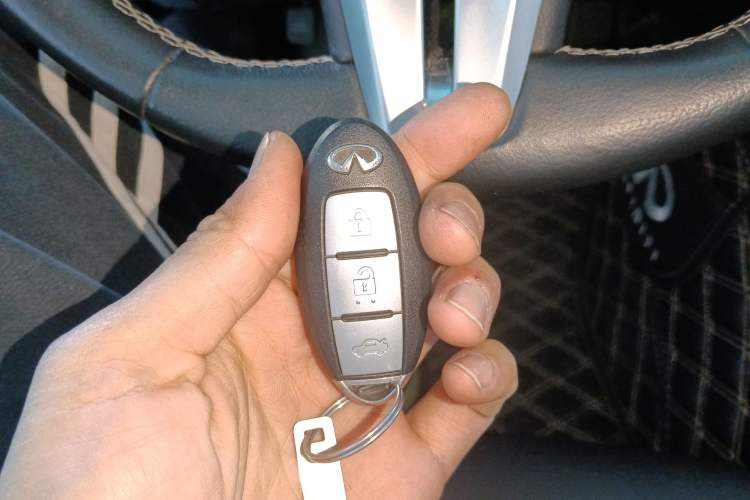 Used Infiniti Q50L 2018 2.0T Comfort Edition China VI Standard
