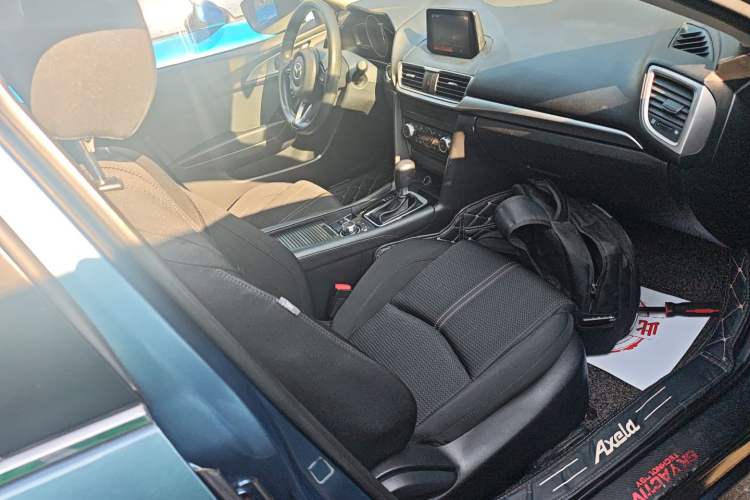 Used Mazda Mazda 3 Axela 2017 Sedan 1.5L Automatic Luxury Model Emission Standard China V
