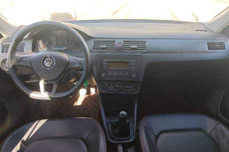 Used Volkswagen Santana 2016 1.4L Manual Fashion Edition
