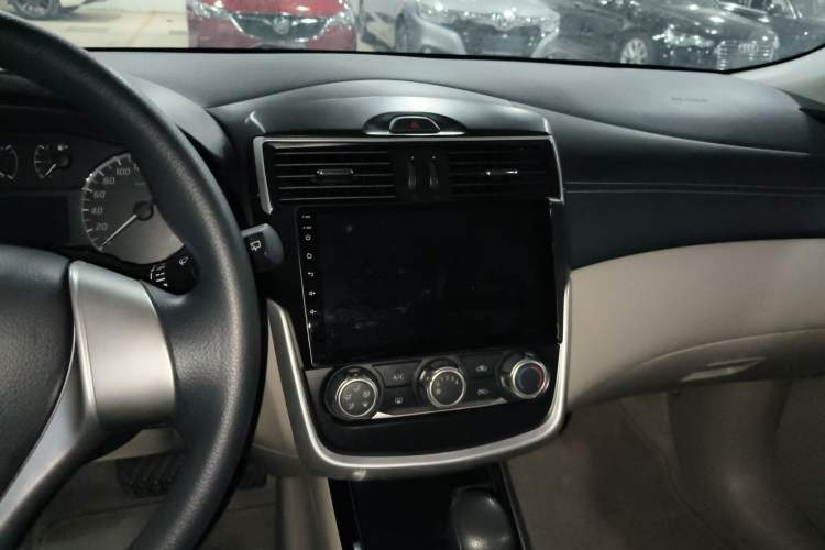 Used Nissan Tiida 2016 1.6L CVT Joyride Edition
