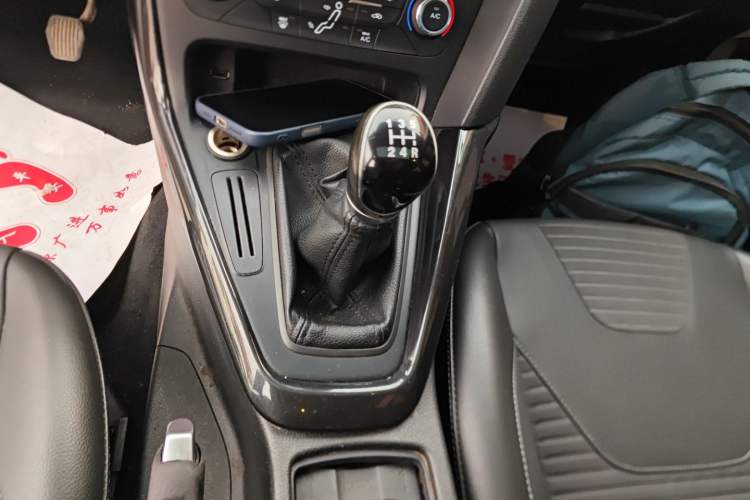 Used Ford Focus 2017 Sedan 1.6L Manual Fashion Edition Smart Drive Version
