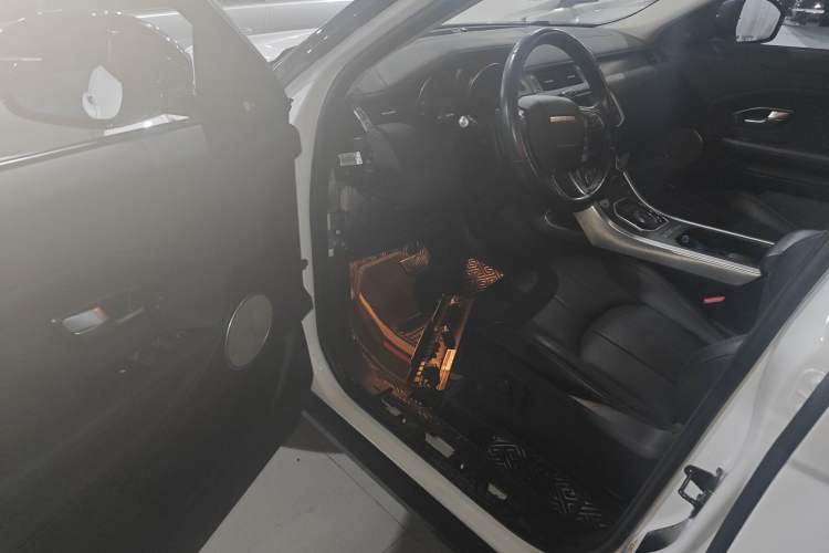 Used Land Rover Range Rover Evoque 2017 2.0T SE Smart Glow Edition
