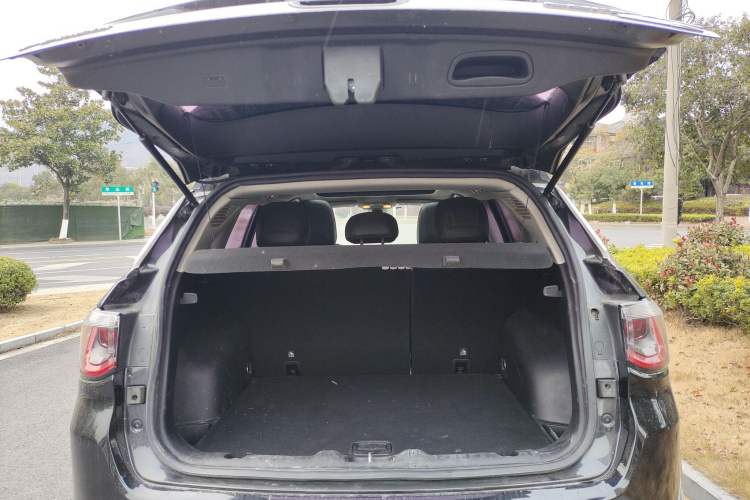 Used  Compass 2017 200T Automatic Family Edition
