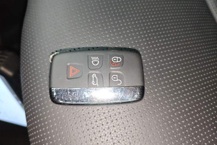 Used Land Rover Discovery Sport 2018 240 PS SE Version