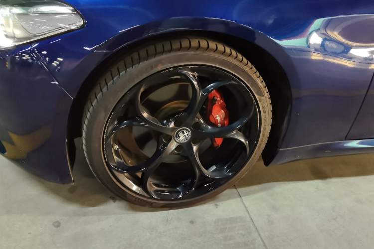 Used Alfa Romeo Giulia 2017 2.0T 280HP Luxury Edition
