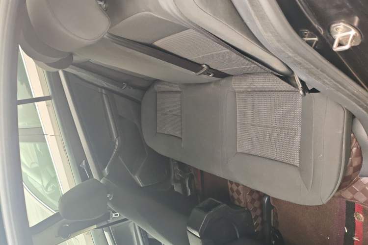 Used Volkswagen Lavida 2015 1.6L Manual Fashion Edition