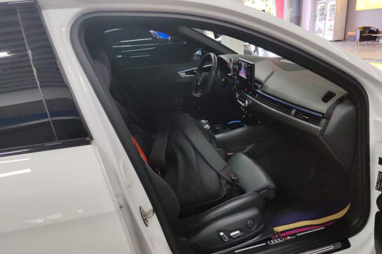 Used Audi A4L 2024 40 TFSI Luxury Dynamic Edition
