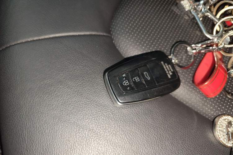 Used Toyota Camry 2021 2.0G Luxury Edition
