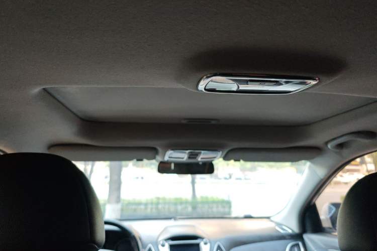 Used Hyundai ix35 2015 2.0L Automatic 2WD Smart Type China IV
