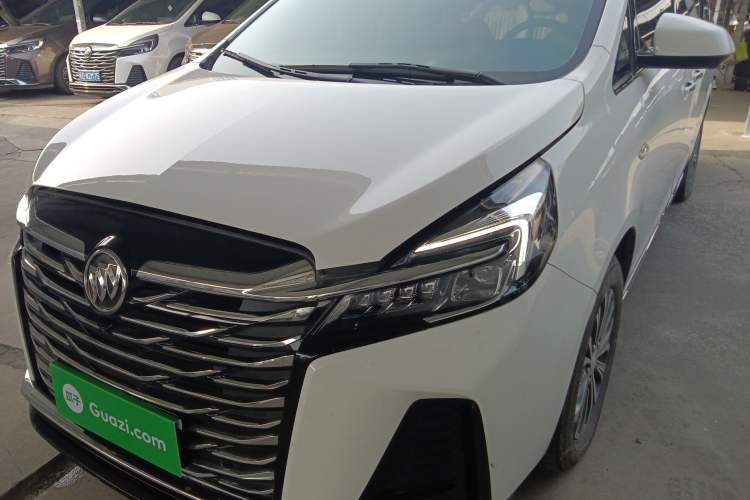 Used Buick GL8 2023 Facelifted Land Cruiser Executive Luxury Version