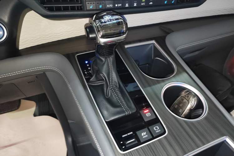 Used Toyota Sienna 2023 2.5L Hybrid Comfort Edition
