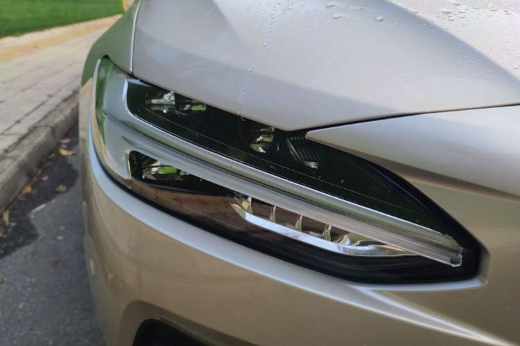 Used Volvo S90 2017 T4 Zhiyuan Edition
