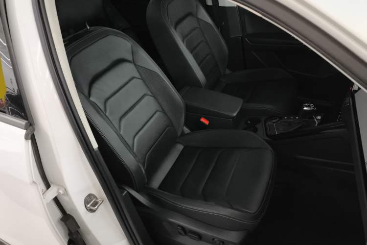 Used Volkswagen Tayron 2020 330TSI Two-Wheel Drive Luxury Smart Connectivity Version